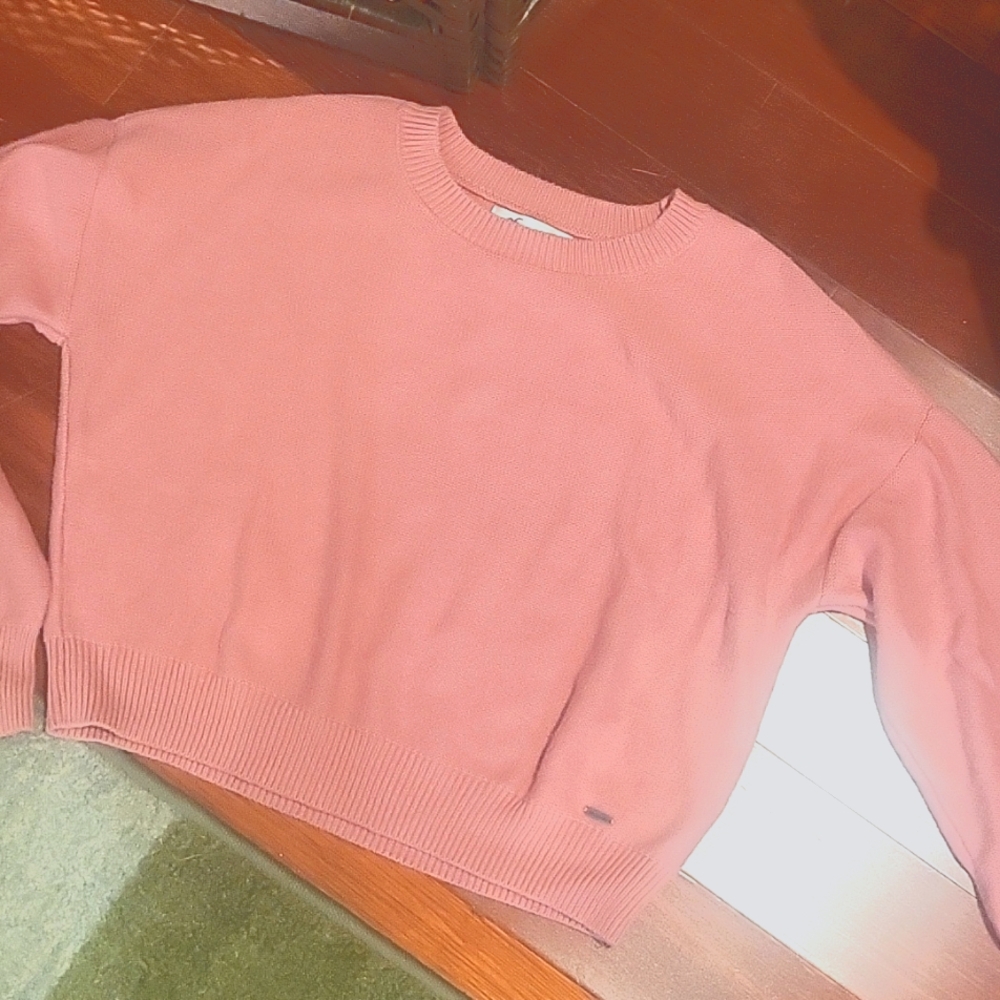 Hollister sweater